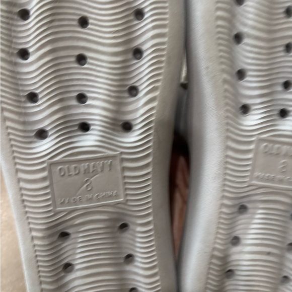 Old Navy Women's Tan Slide Sandals - Picture 3 of 3